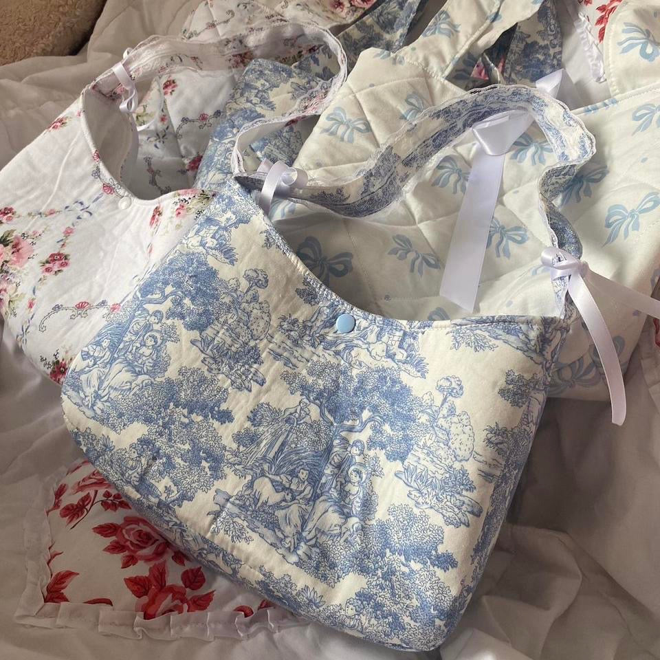 Shoulder Bag in Blue Toile de Jouy