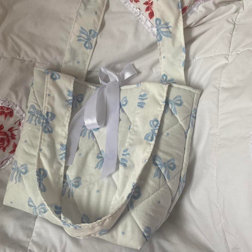 Padded Tote Bag in Blue Bows