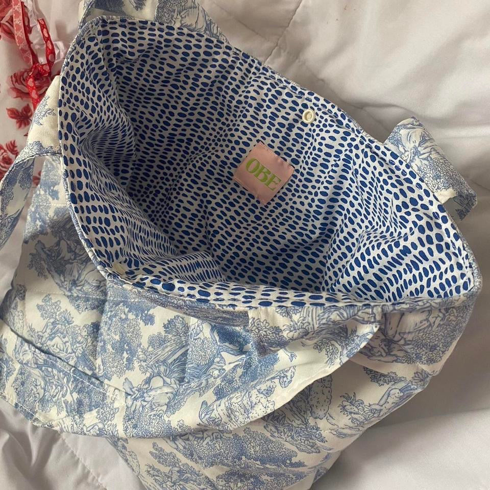 Padded Tote Bag in Blue Toile de Jouy