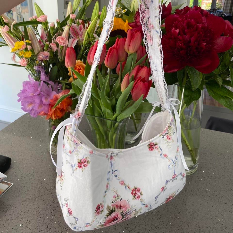 Shoulder Bag in Regal Floral