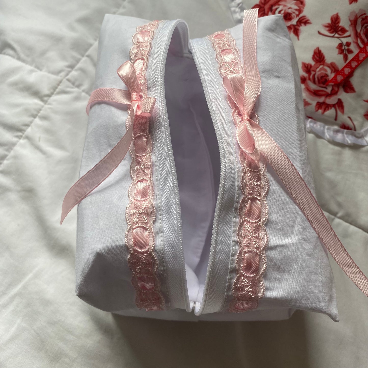 Large Beauty Pouch- Pink Bow