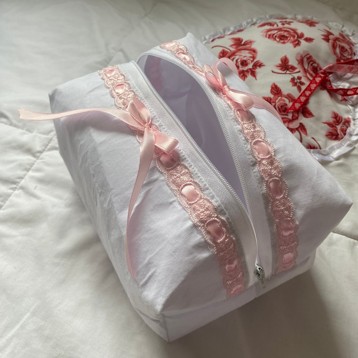 Large Beauty Pouch- Pink Bow