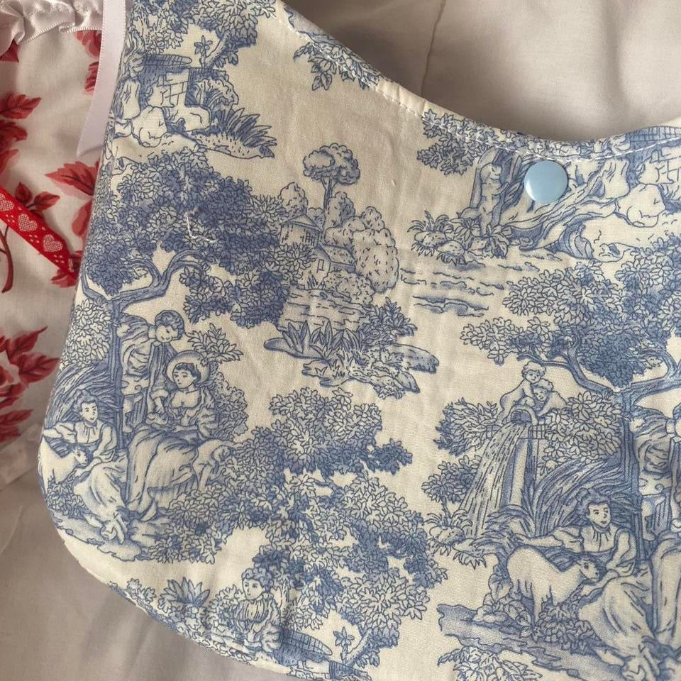 Shoulder Bag in Blue Toile de Jouy