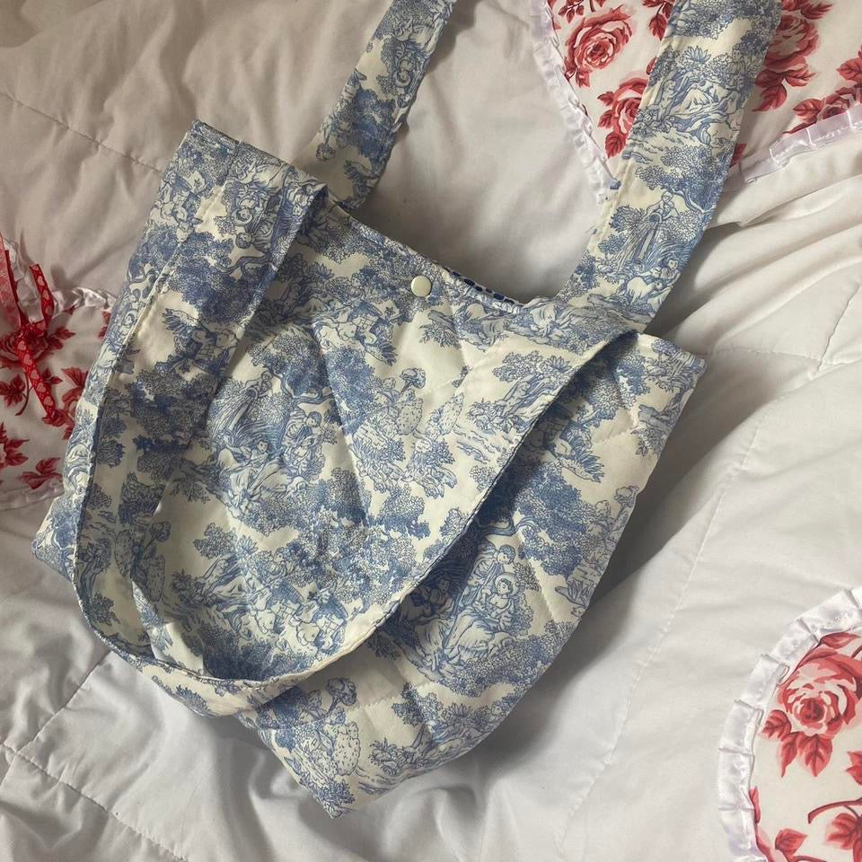 Padded Tote Bag in Blue Toile de Jouy