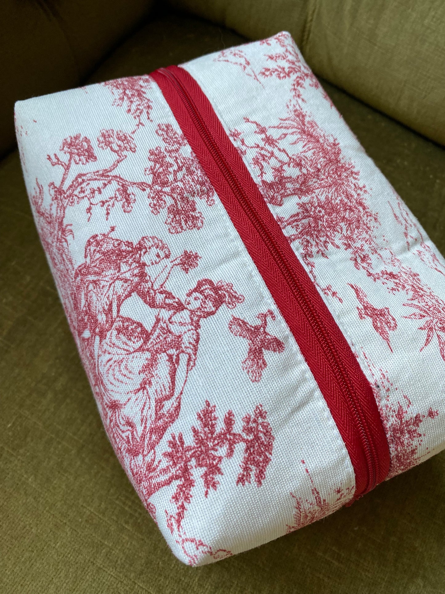 Large Beauty Pouch- Toile De Jouy